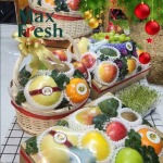 Arrange fruit baskets - selling fruits, imported to the Thai market