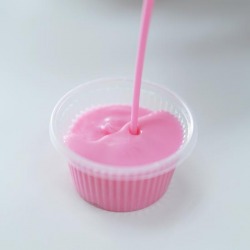 สตรอเบอรี่เคลือบไอศครีม (Strawberry flavoures dip)