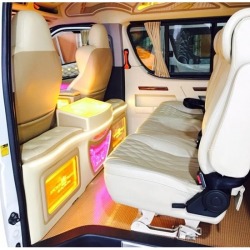 รับทำคอลโซลกลางรถตู้ VIP สงขลา