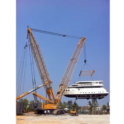 Crawler Crane 300 ตัน ยกเรือยอร์ช 