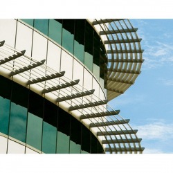 แผงเกล็ดอลูมิเนียมแนวตั้งแนวนอน (ALUMINIUM LOUVERS)