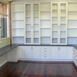 ห้องทำงาน เฟอร์นิเจอร์บิวอินท์ ตกแต่งภายใน กระจกอลูมิเนียม