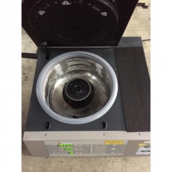 Centrifuge  เครื่องเหวี่ยงแยกตะกอน