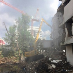 งานทุบตึก