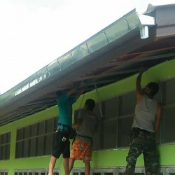 ช่างซ่อมรางน้ำฝนอุบลราชธานี