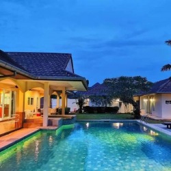 บ้านพักพูลวิลล่าพัทยาพักได้ 35 คน
