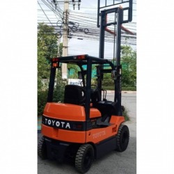 รถโฟล์คลิฟท์ไฟฟ้า Toyota ราคา