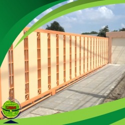 Steel gate, Pathum Thani