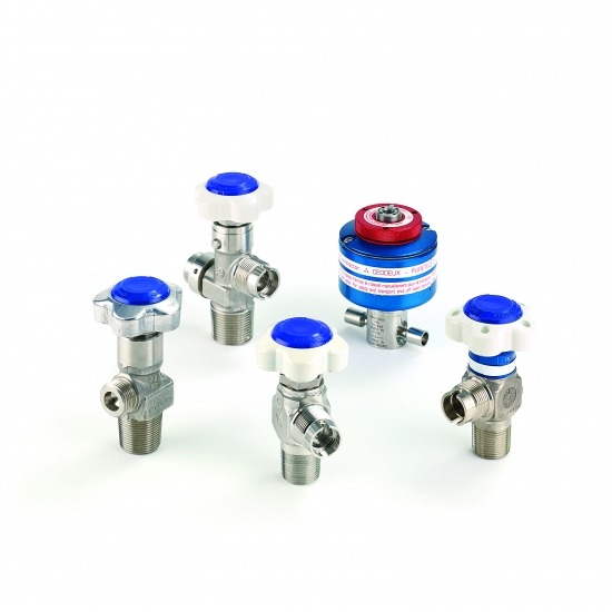 PRESSURE REGULATORS PRESSURE REGULATORS 