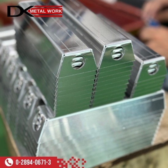 บริการงานพับโลหะด้วยเครื่องพับ (PRESS BRAKE MACHINE)